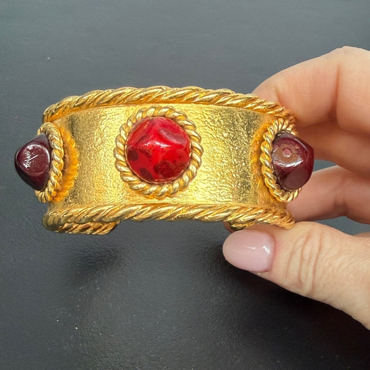Stunning vintage Gold plated stones Bracelet
